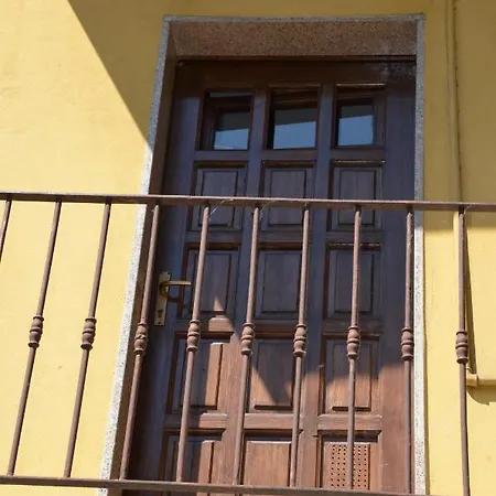Casa L'aquila ゲストハウス コモ